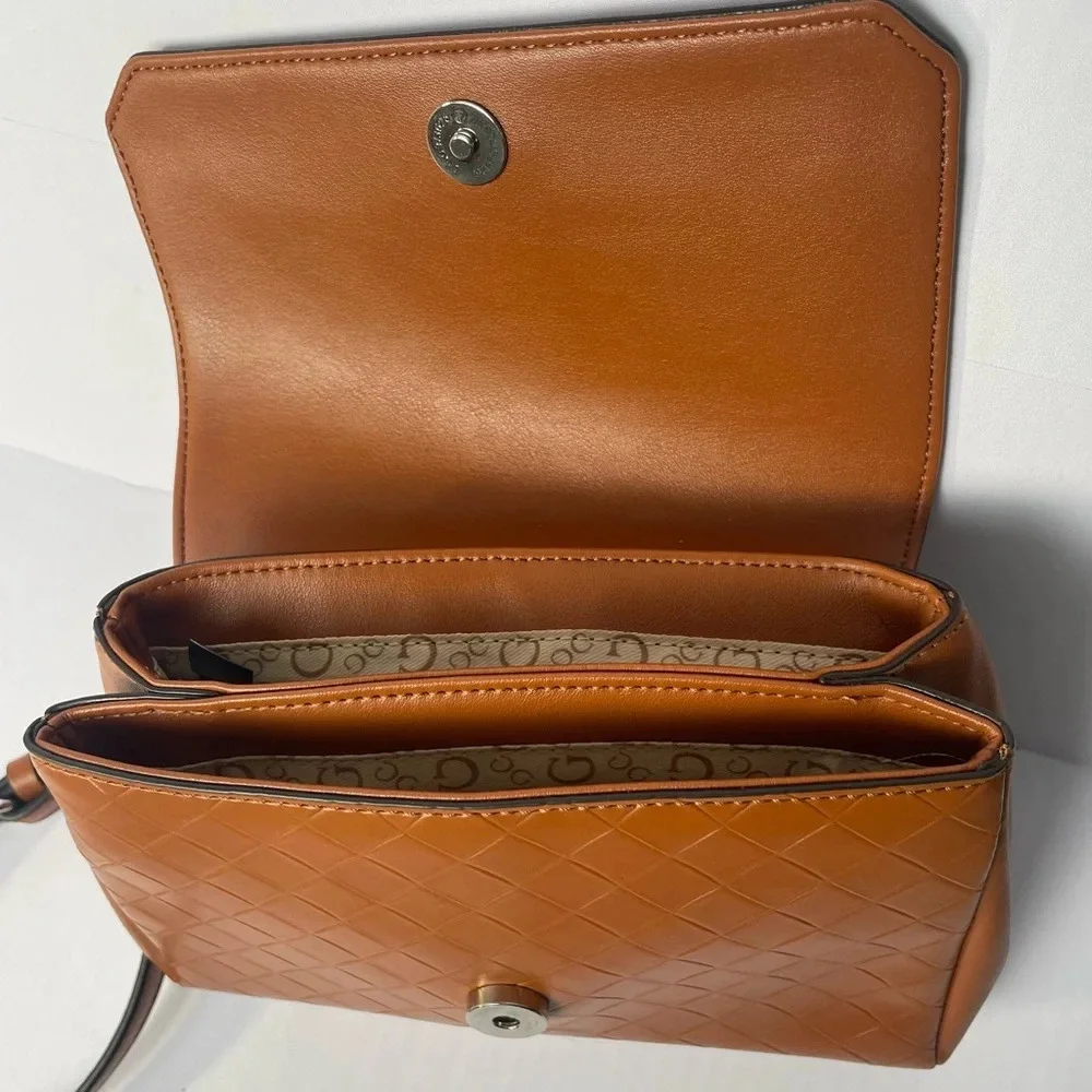 Guess Tan Leather Crossbody Bag Silver Braided Chain Handle EUC Like New